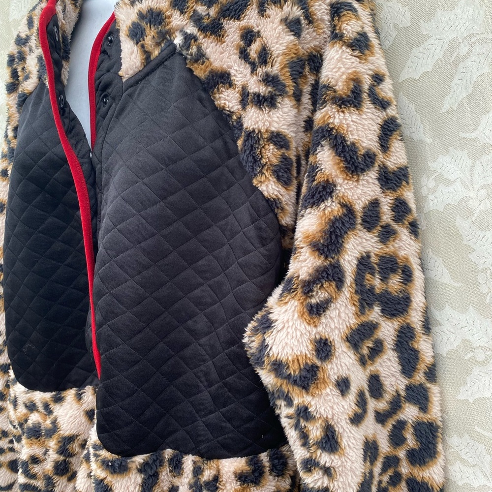 NWOT Maurices Sherpa pullover 
Quilted Faux Fur Plus size 1X 
100% polyester - Picture 7 of 10